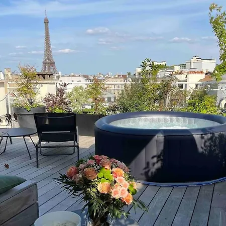 Luxury Penthouse - Eiffel Tower Apartment