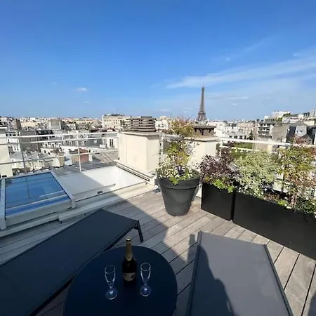 Luxury Penthouse - Eiffel Tower Apartment *