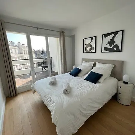 Luxury Penthouse - Eiffel Tower Parijs